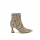 Botín de leopardo en color beige con tacón fino