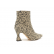 Botín de leopardo en color beige con tacón fino
