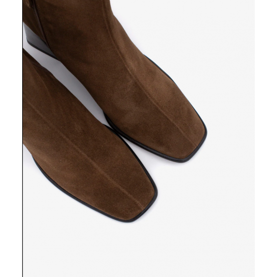 Botines de mujer con tacón ancho, puntera cuadrada y cremallera de Serraje