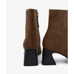 Botines de mujer con tacón ancho, puntera cuadrada y cremallera de Serraje