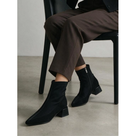  Botin negro tacón midi punta charol