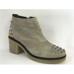 Botín baby silk polar tachas 