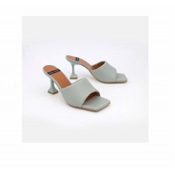 Mule acolchado tacón diseño