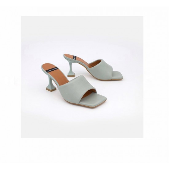 Mule acolchado tacón diseño