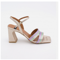 Sandalias de piel de tiras con tacón alto