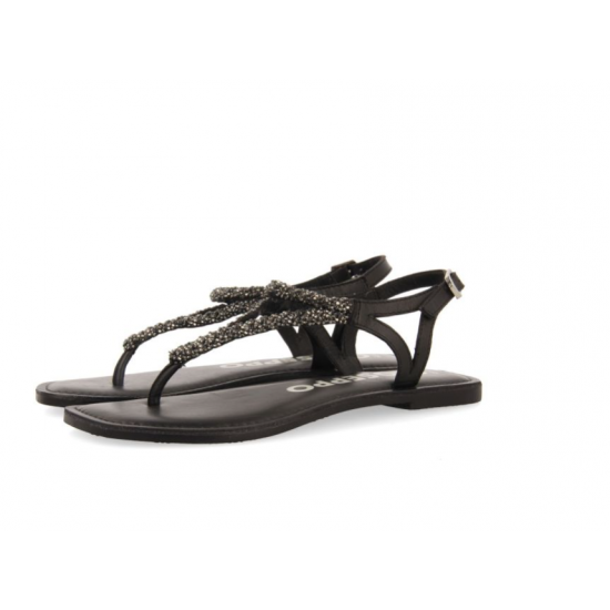 Sandalias negras de piel con detalle de pedrería