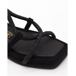 Sandalias planas negras con tiras cruzadas con strass