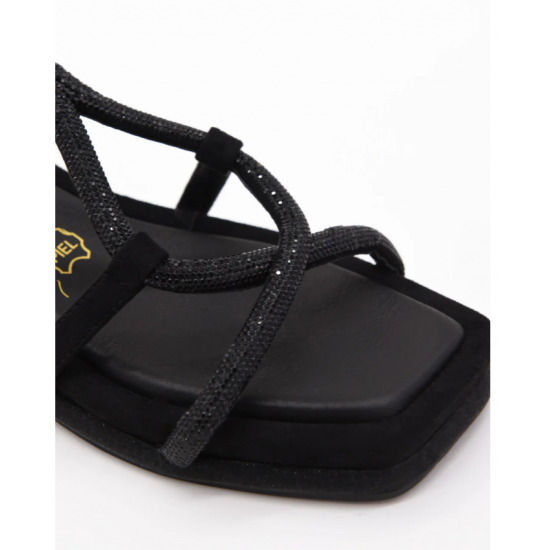 Sandalias planas negras con tiras cruzadas con strass