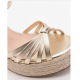 Sandalias de tacón con plataforma de yute y detalles dorados