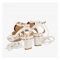 Sandalias tiras anudadas