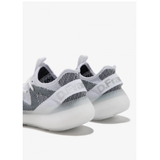 Snearker white grey
