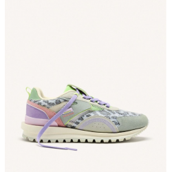 Zapatillas de piel con estampado animal y rejilla.