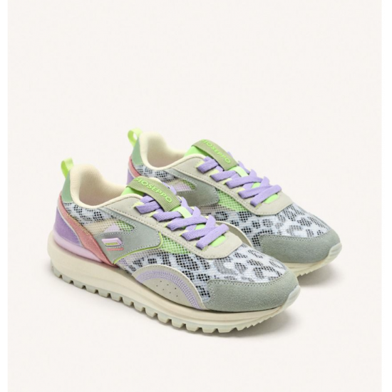 Zapatillas de piel con estampado animal y rejilla.