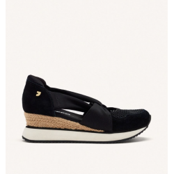 Sandalias de piel con cuña de rafia.