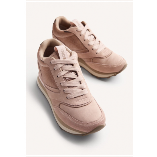 Zapatillas de piel serraje con cuña interna