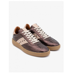 Sneakers de mujer elegantes con detalles bicolor y estrellas troqueladas de Piel metalizada