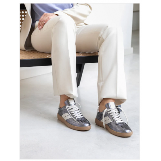 Sneakers de mujer elegantes con detalles bicolor y estrellas troqueladas de Piel metalizada 