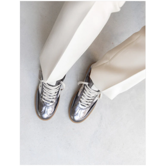 Sneakers de mujer elegantes con detalles bicolor y estrellas troqueladas de Piel metalizada 