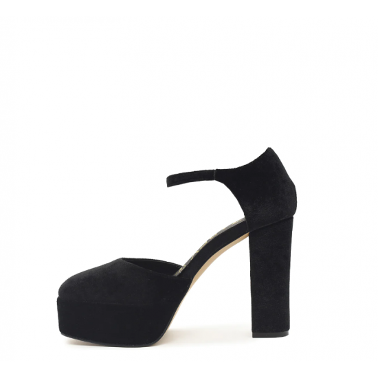 Zapato de terciopelo con plataforma en color negro y cierre de hebilla